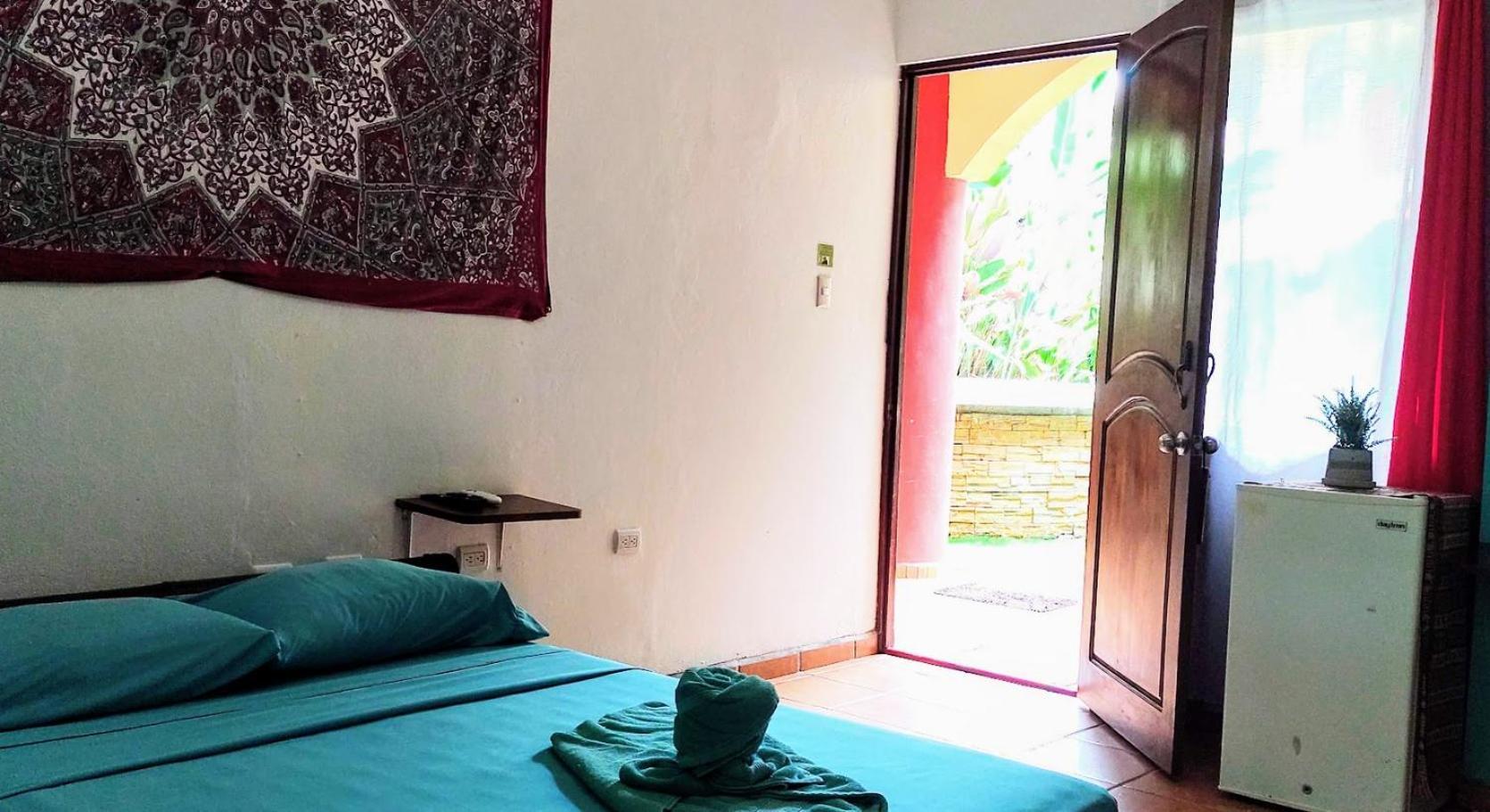Cool Vibes Beach Hostel Dominical Kültér fotó